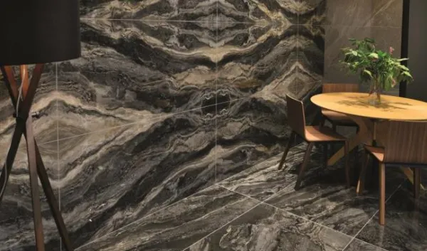 Espacio de la casa con azulejos efecto mármol, colección Orobico de Museum
