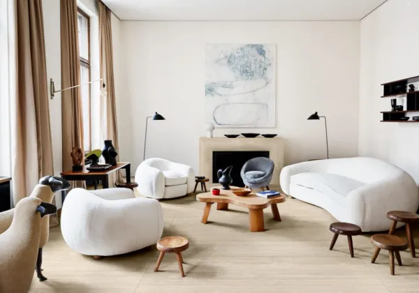 Espacio de la casa con azulejos efecto mármol en tonos cálidos, colección Travertino de Marazzi