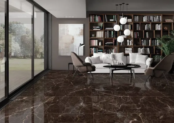 Espacio de la casa con azulejos efecto mármol, colección Windsor de Fanal