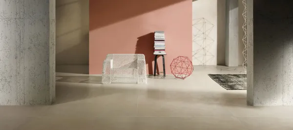 Espacio de la casa con azulejos efecto monocolor en tonos cálidos, colección Grande resin look de Marazzi