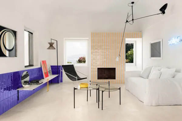 Espacio de la casa con azulejos efecto monocolor en tonos cálidos, colección Luz de Marazzi