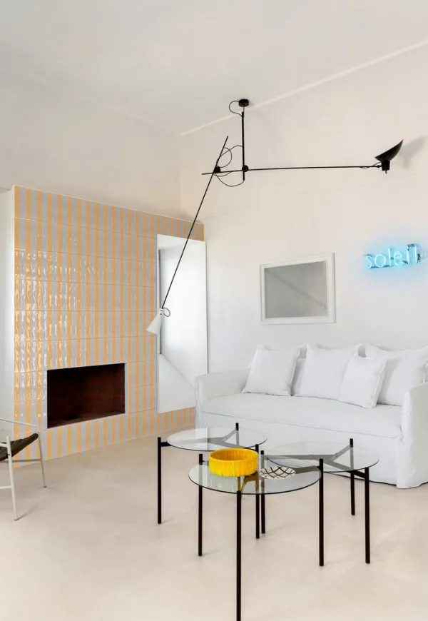 Espacio de la casa con azulejos efecto monocolor en tonos cálidos, colección Luz de Marazzi