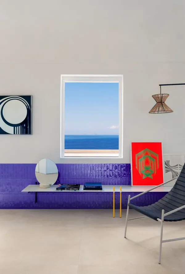 Espacio de la casa con azulejos efecto monocolor en tonos cálidos, colección Luz de Marazzi