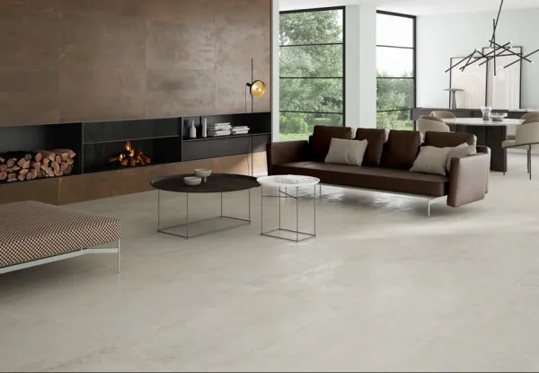 Espacio de la casa con azulejos efecto óxido en tonos neutros, colección Sonar de Colorker