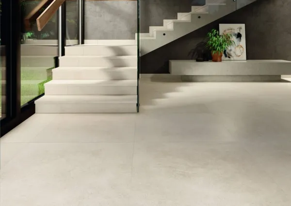Espacio de la casa con azulejos efecto piedra, colección Anima de Natucer