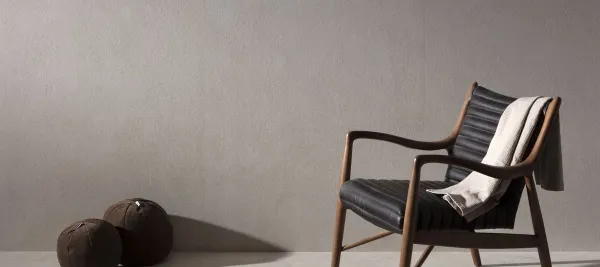 Espacio de la casa con azulejos efecto piedra, colección Avignon de Peronda