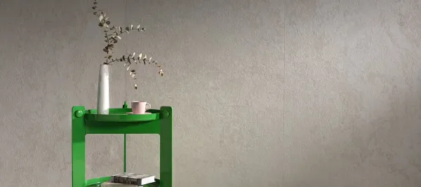 Espacio de la casa con azulejos efecto piedra, colección Avignon de Peronda