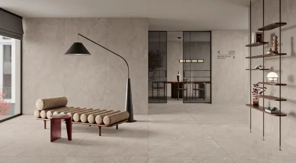 Espacio de la casa con azulejos efecto piedra en tonos cálidos, colección Evolution de Margres