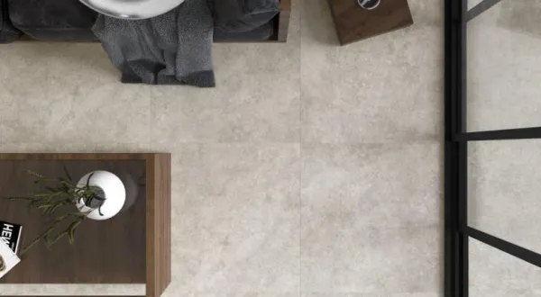 Espacio de la casa con azulejos efecto piedra en tonos neutros, colección Grain stone de Navarti