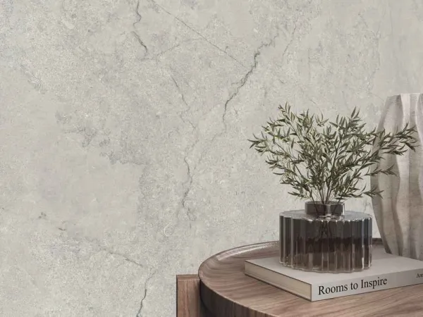 Espacio de la casa con azulejos efecto piedra en tonos neutros, colección Kronos de Baldocer