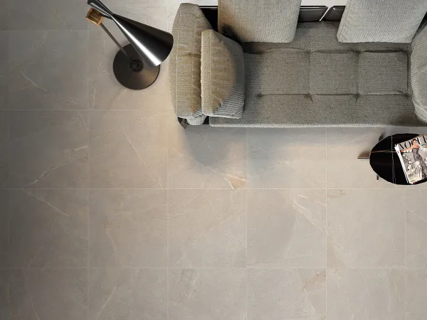 Espacio de la casa con azulejos efecto piedra, colección Madison de Colorker