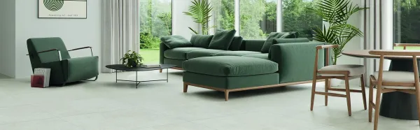 Espacio de la casa con azulejos efecto piedra en tonos neutros, colección Madison de Keratile