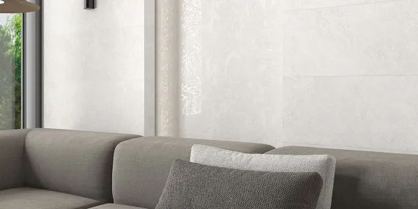 Espacio de la casa con azulejos efecto piedra en tonos neutros, colección Olatua de TAU ceràmica