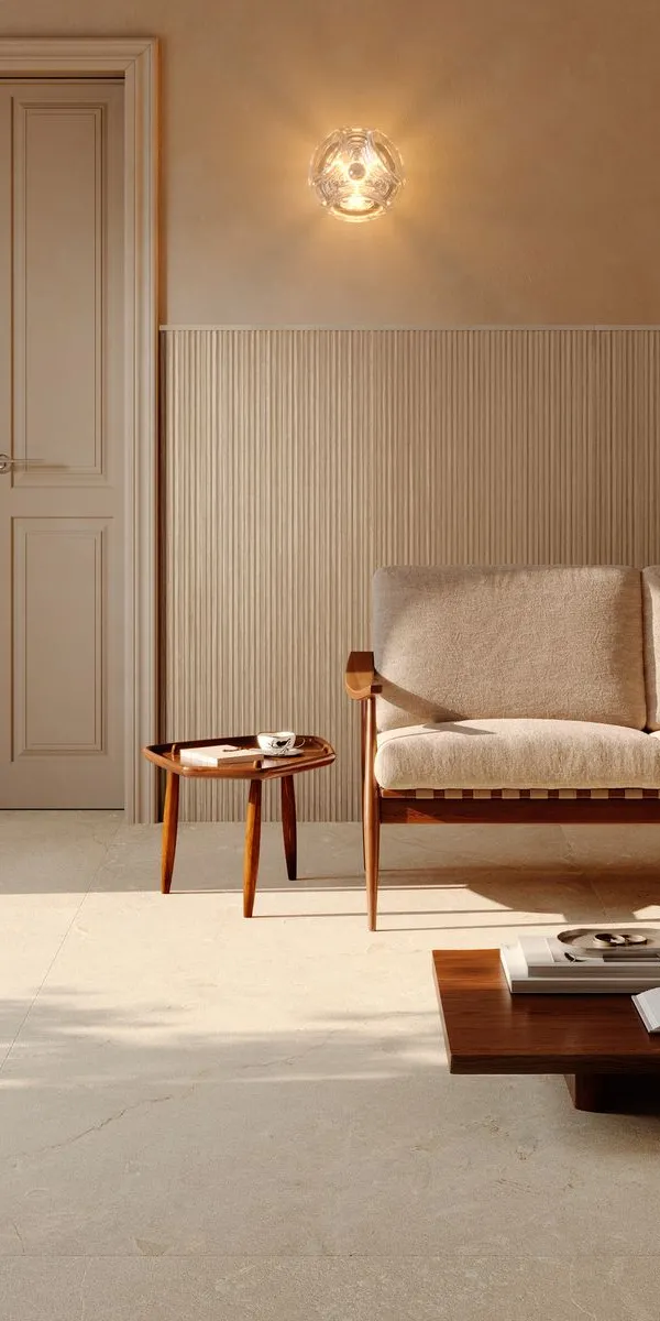 Espacio de la casa con azulejos efecto piedra en tonos cálidos, colección Pietra di sicilia de Marazzi