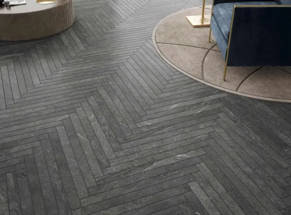 Espacio de la casa con azulejos efecto piedra en tonos neutros, colección Premiere de Colorker