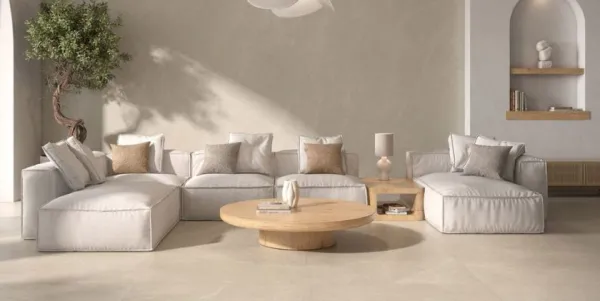 Espacio de la casa con azulejos efecto piedra en tonos cálidos, colección Riviere de Roca
