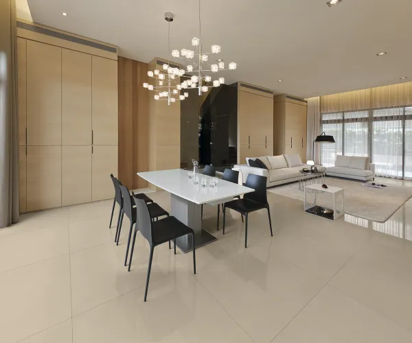 Espacio de la casa con azulejos efecto piedra en tonos cálidos, colección Time 2.0 de Margres