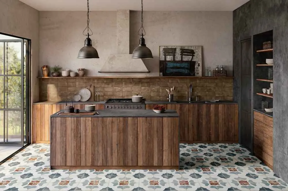 Cocina con azulejos efecto barro en tonos cálidos, colección Fs storia de Peronda