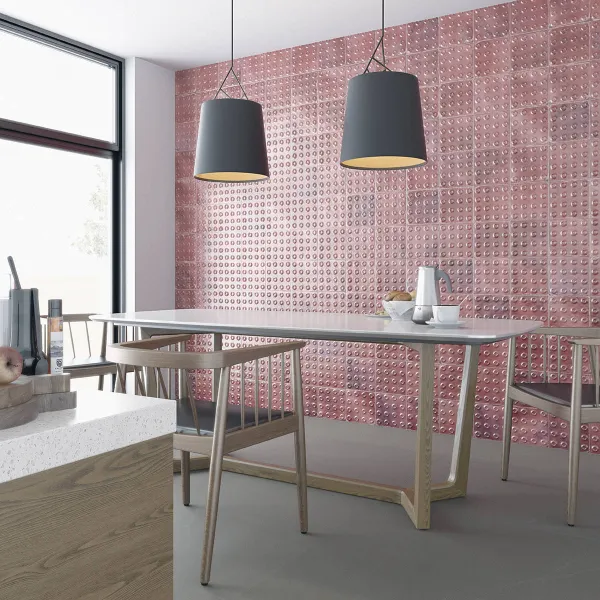 Cocina con azulejos efecto barro en tonos cálidos, colección Rúbrica de Vives
