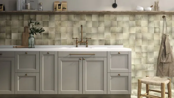 Cocina con azulejos efecto barro, colección Sintra de Ape
