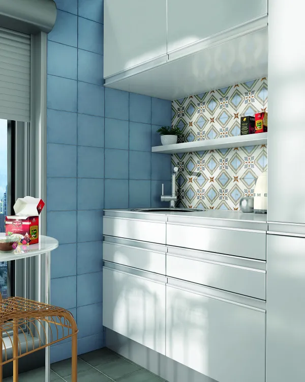 Cocina con azulejos efecto cemento en tonos fríos, colección Art nouveau de Equipe