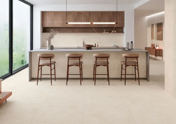 Cocina con azulejos efecto cemento en tonos cálidos, colección Levin de Navarti
