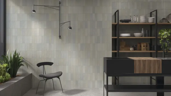 Cocina con azulejos efecto cemento en tonos neutros, colección Toscana de Ape
