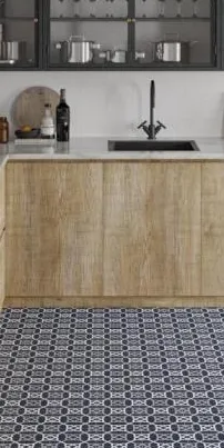 Cocina con azulejos efecto hidráulico, colección Nautic de Gaya Fores