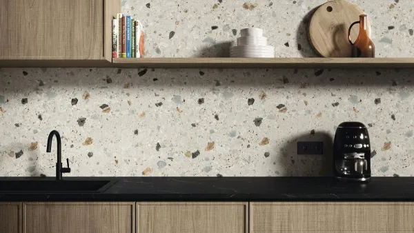 Cocina con azulejos efecto madera, colección Greystone de Ape
