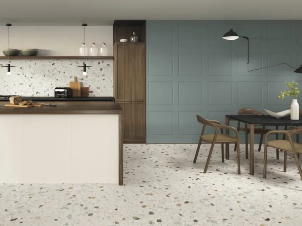 Cocina con azulejos efecto monocolor en tonos neutros, colección Bellagio de Ape