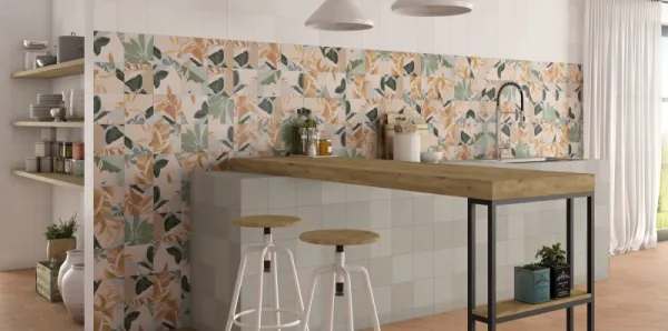 Cocina con azulejos efecto monocolor en tonos cálidos, colección Chicago de Dune