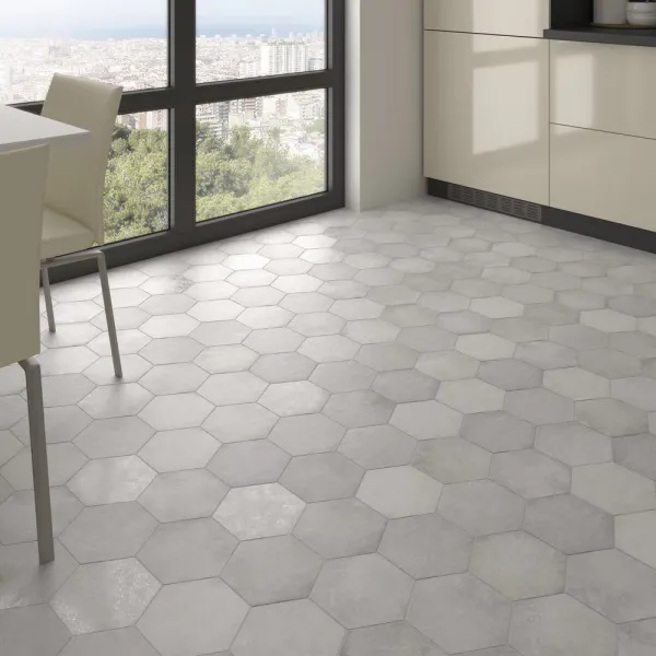 Cocina con azulejos efecto monocolor en tonos neutros, colección Heritage de Equipe