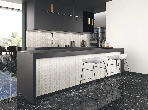 Cocina con azulejos efecto monocolor en tonos neutros, colección Pearl de Fanal