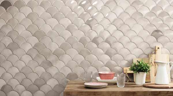 Cocina con azulejos efecto monocolor en tonos cálidos, colección Squama de Natucer