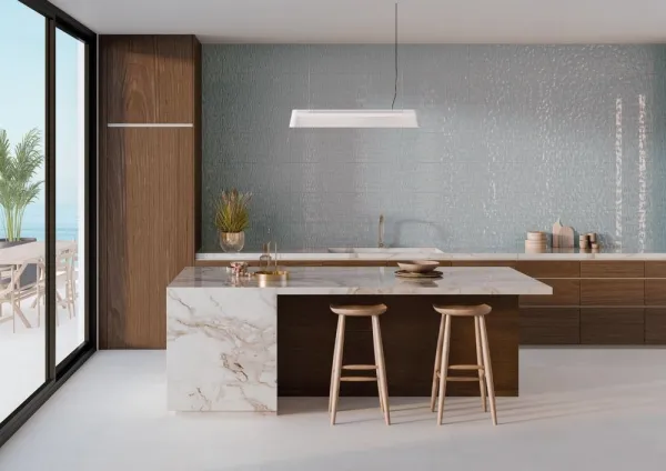 Cocina con azulejos efecto monocolor, colección Sunrise de Ibero Casa Infinita