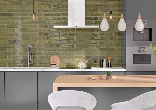 Cocina con azulejos efecto monocolor, colección Tokyo de Ribesalbes