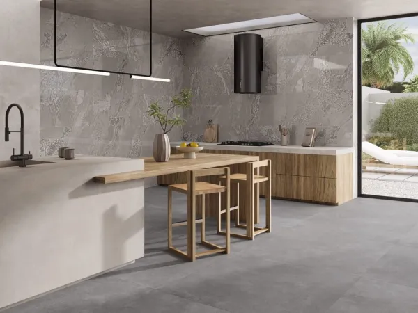 Cocina con azulejos efecto óxido en tonos neutros, colección Planet de Fanal