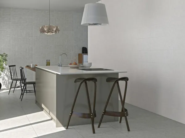 Cocina con azulejos efecto piedra en tonos neutros, colección Granite de Cifre