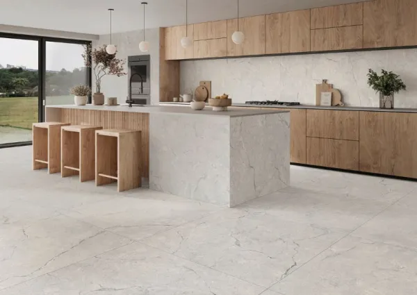 Cocina con azulejos efecto piedra, colección Kronos de Baldocer