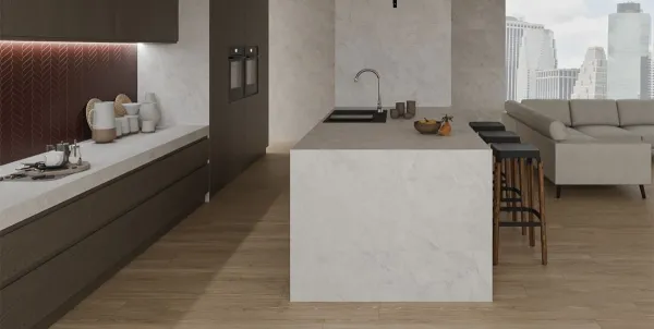 Cocina con azulejos efecto piedra en tonos cálidos, colección Taran de Metropol