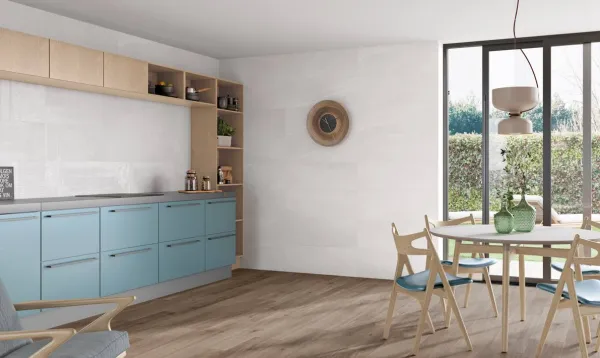 Cocina con azulejos efecto piedra en tonos neutros, colección Tyndall de Fanal