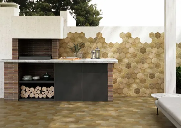 Exterior con azulejos efecto barro en tonos cálidos, colección Gossel de Mayolica