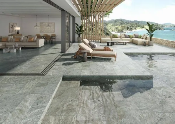 Exterior con azulejos efecto piedra, colección Aqua de Colorker