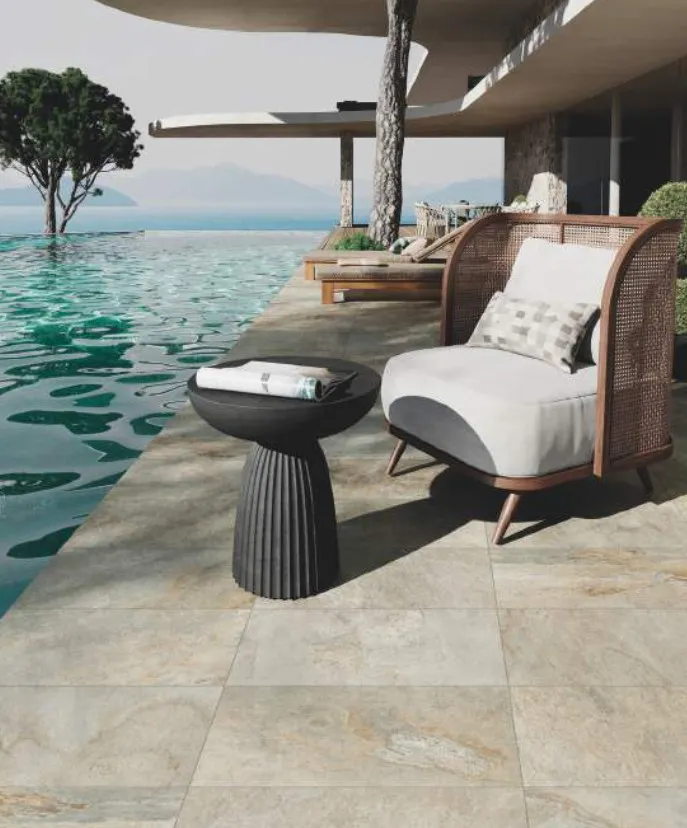 Exterior con azulejos efecto piedra, colección Aspen de Mikonos