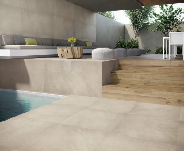 Exterior con azulejos efecto piedra, colección Formentor de Cristacer