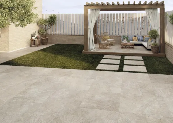 Exterior con azulejos efecto piedra, colección Jasper de Durstone