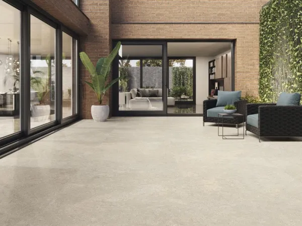 Exterior con azulejos efecto piedra, colección Stoneland de Baldocer
