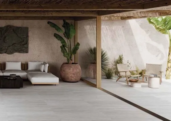 Exterior con azulejos efecto piedra, colección Strata de Ibero Casa Infinita