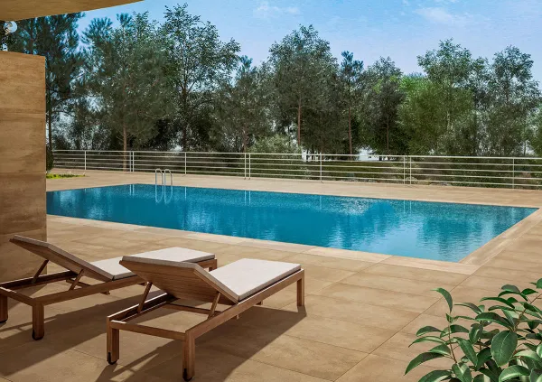 Piscina con azulejos efecto barro, colección Terracina de TAU ceràmica