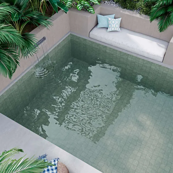 Piscina con azulejos efecto monocolor en tonos fríos, colección Nuance de Ribesalbes